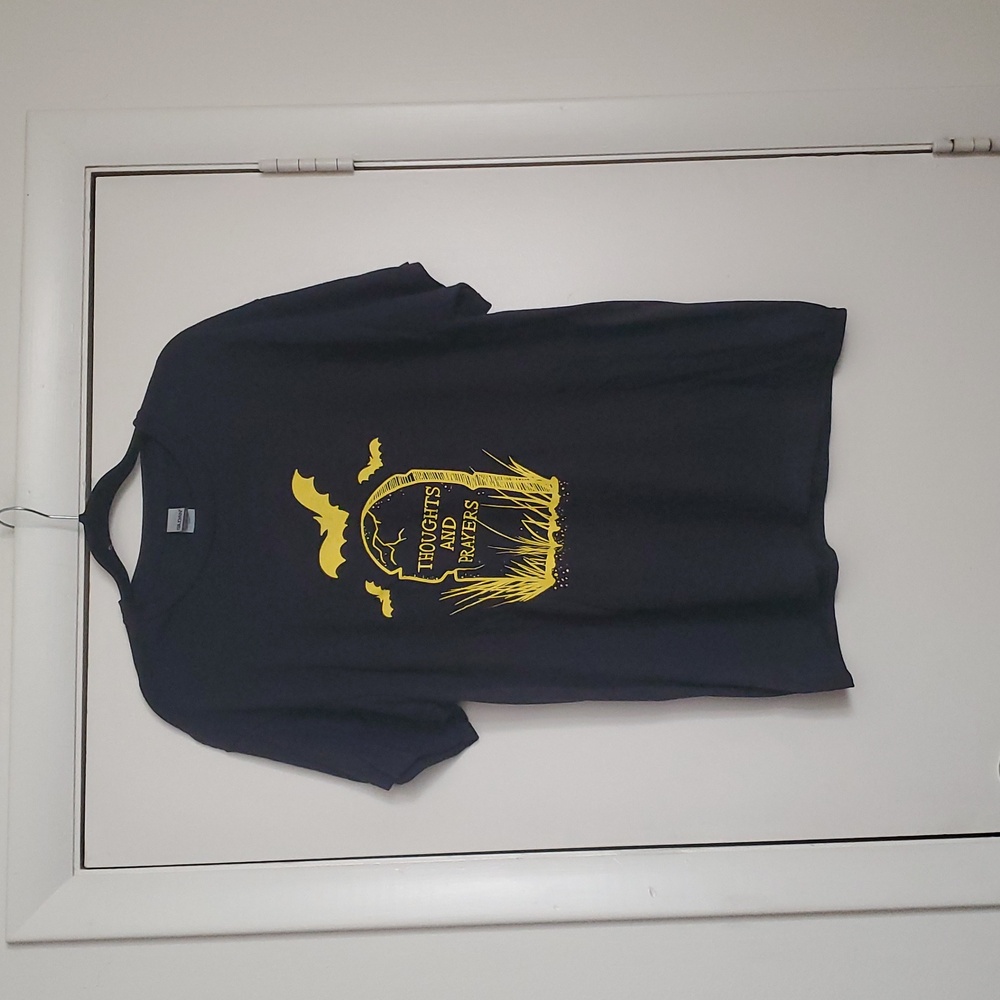 Independant Artist T-shirt From Salem, MA - Picture 5 of 14